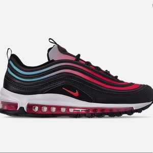 Meet your Posher, Elvis